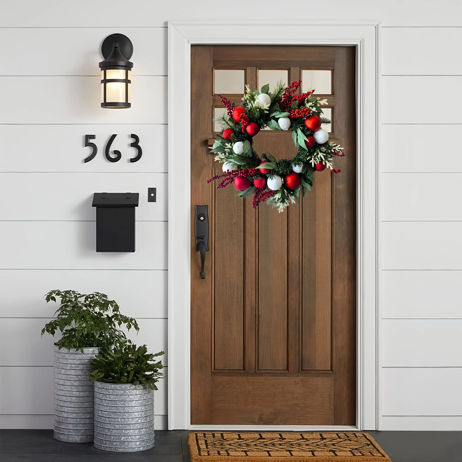31a36b94-f0cd-4c65-acd4-b277de1e8eff.webp 24" Christmas Wreath with Berry Clusters & Ball Ornaments