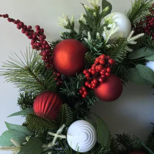 a2074a61-0677-40d5-a89c-707299c2f95d.webp 24" Christmas Wreath with Berry Clusters & Ball Ornaments