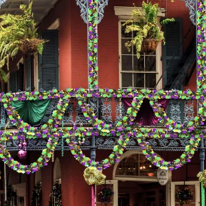 6pcs  Festive Wreath Decorations — Purple, Green & Golden Metallic