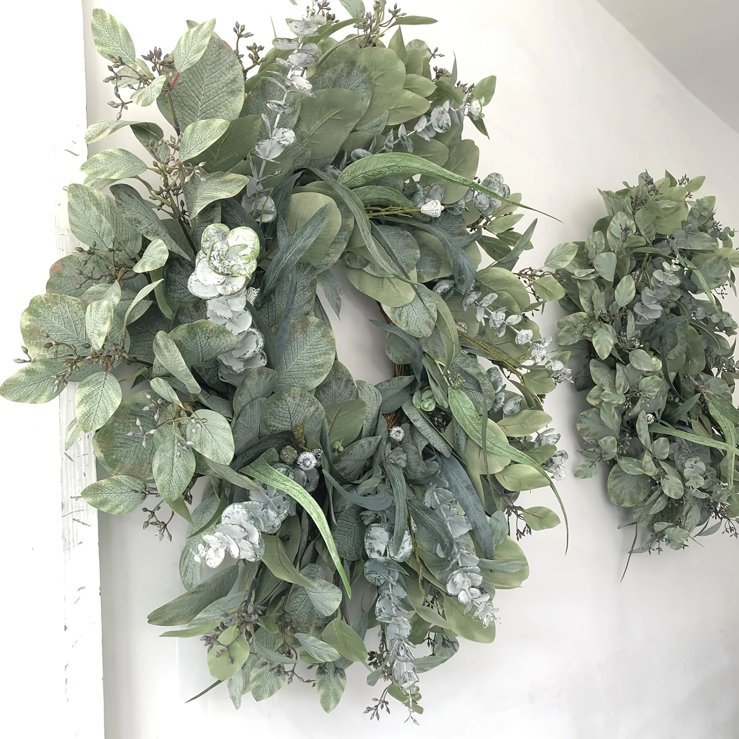 fb91e88d-827e-4320-9d76-56cb7a6dad9d.webp 20" Eucalyptus Wreaths for Front Door