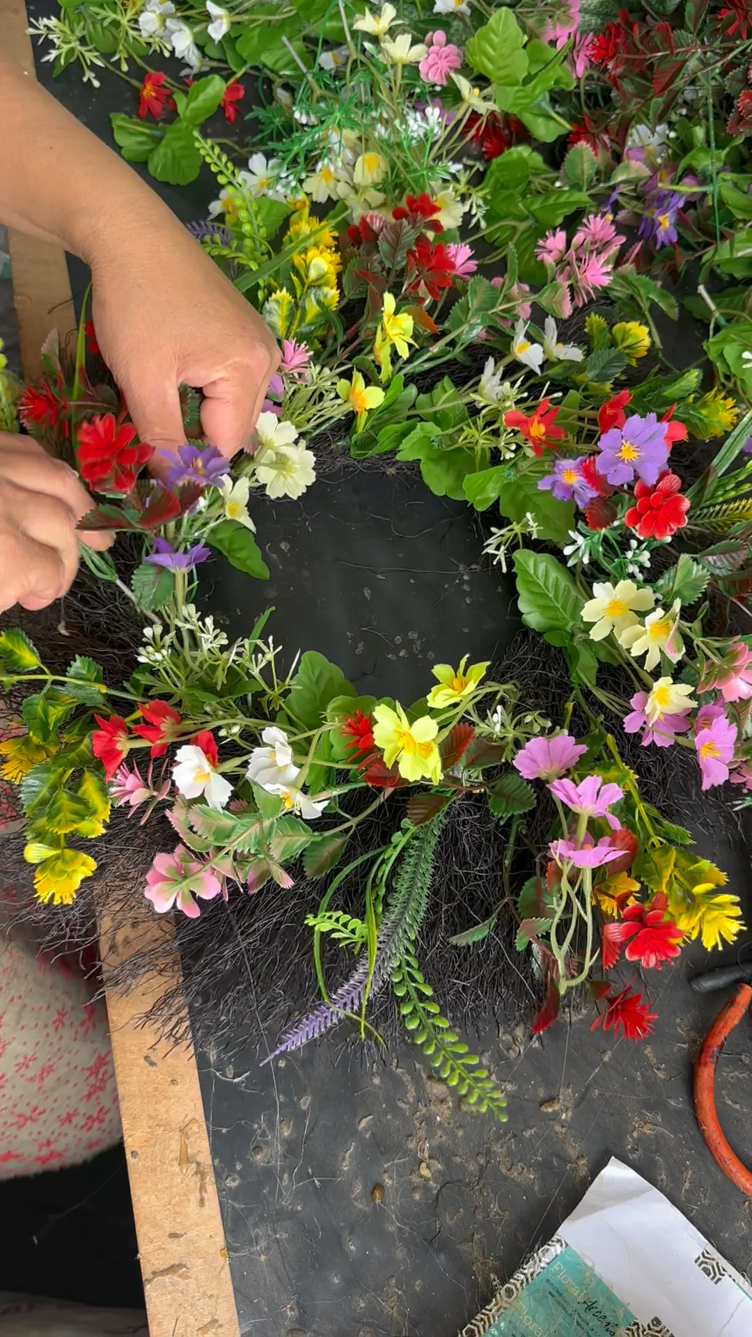 From Raw Materials to Global Shipping: How Artificial Plants, Wreaths, Garlands & Seasonal Decorations Are Made 7