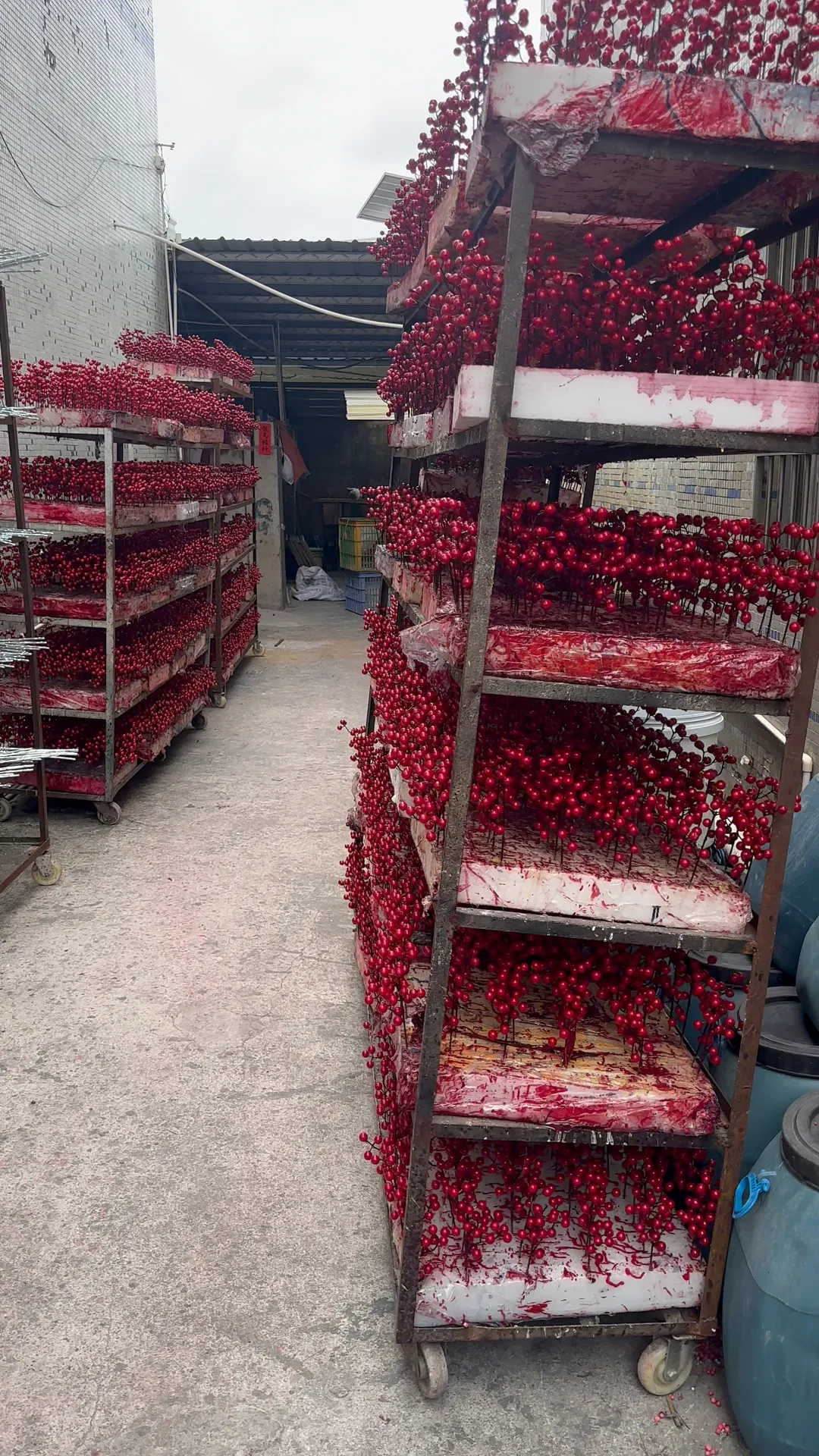 From Raw Materials to Global Shipping: How Artificial Plants, Wreaths, Garlands & Seasonal Decorations Are Made 1